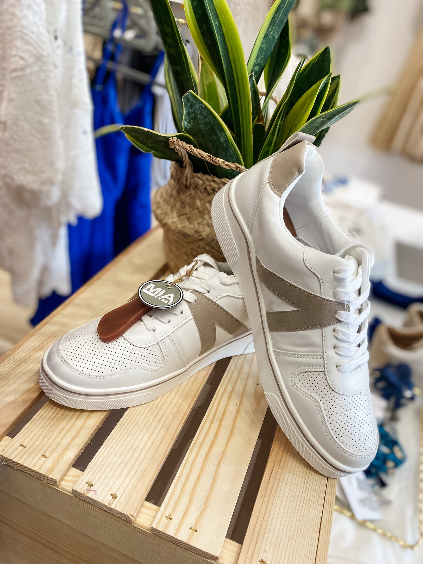 MIA Alta Off White Sneaker