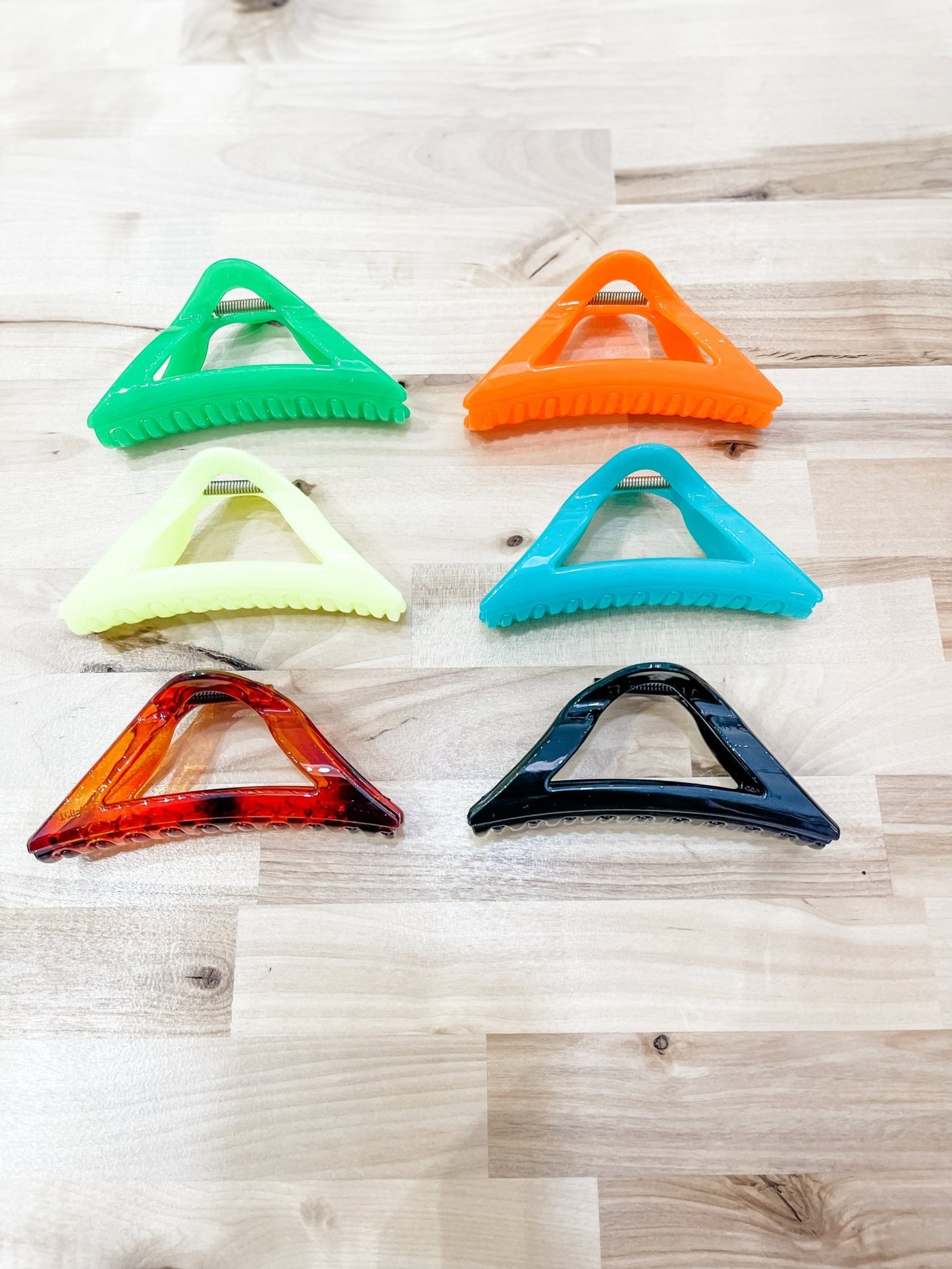 Jumbo Triangle Hair Claws - Modern Creek Boutique