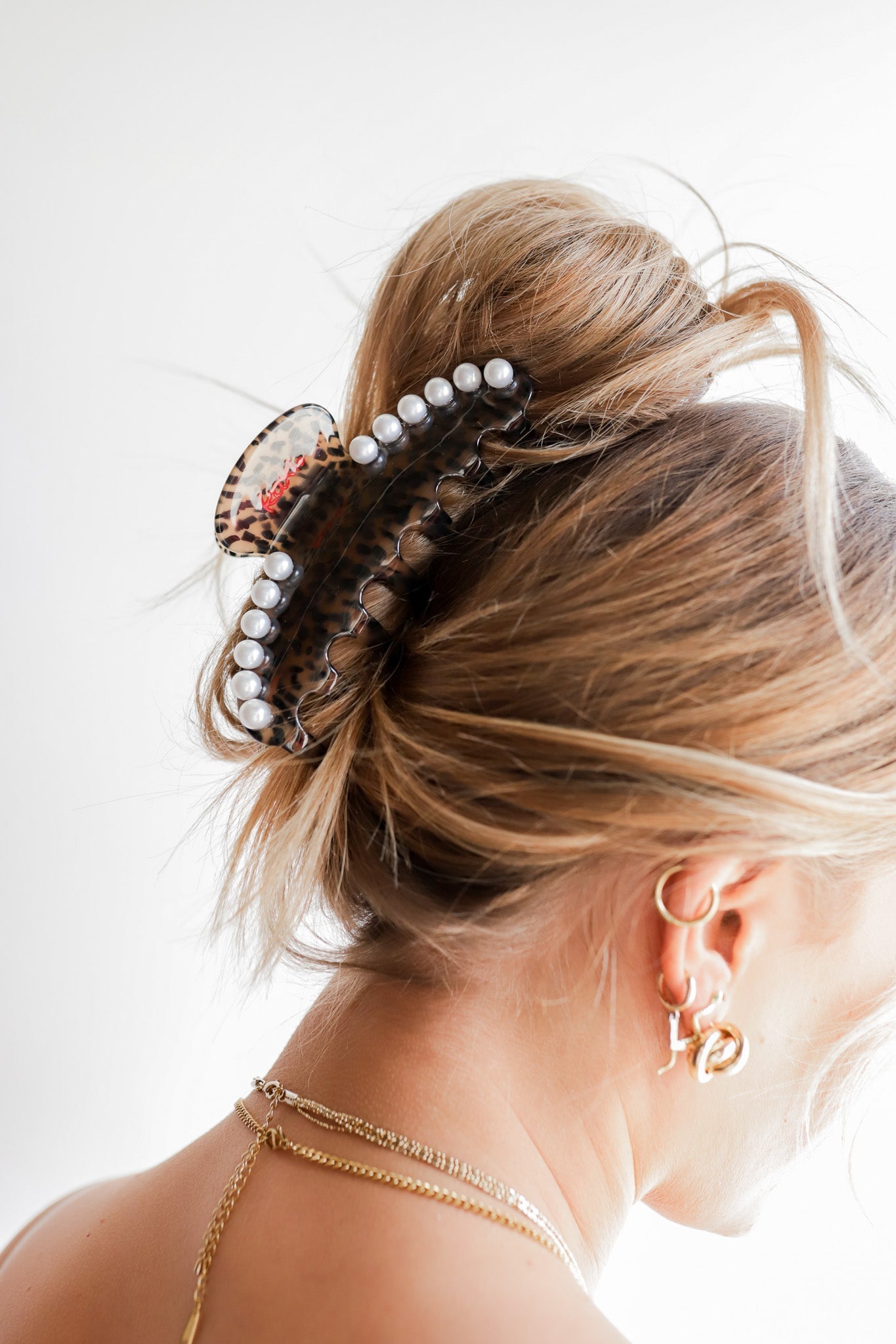 Kaxi Love Is In The Air Oversized Claw - Modern Creek Boutique