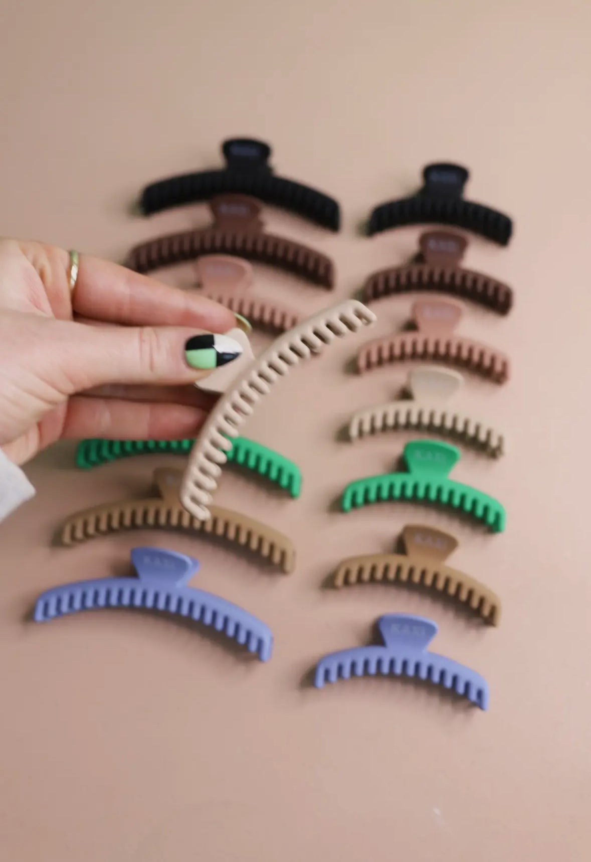 Kaxi Midi Hold Everything Hair Claw - Modern Creek Boutique