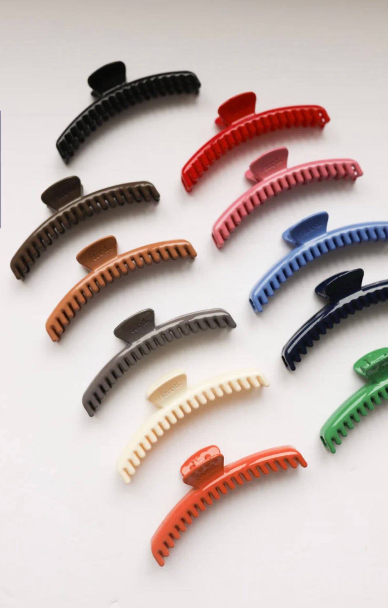 Kaxi Midi Hold Everything Hair Claw - Modern Creek Boutique