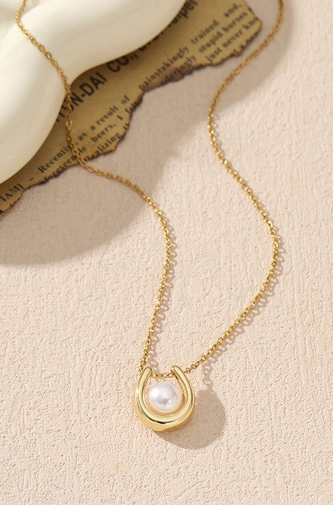 Gold Pearl U Necklace